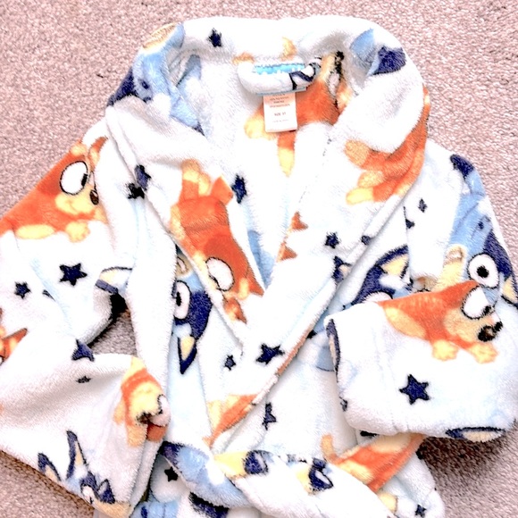 Bluey and Friends Kids Cozy Blue Cartoon Bathrobe Size 5T - Picture 4 of 11